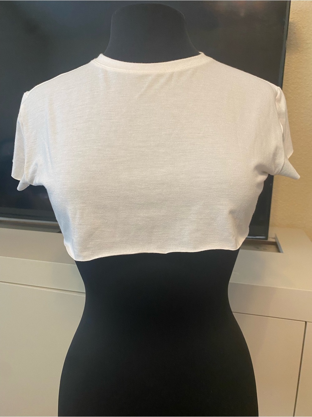 Lorna Jane White Cropped Top “Fearlessly Female” Graphic T-Shirt Women's XS